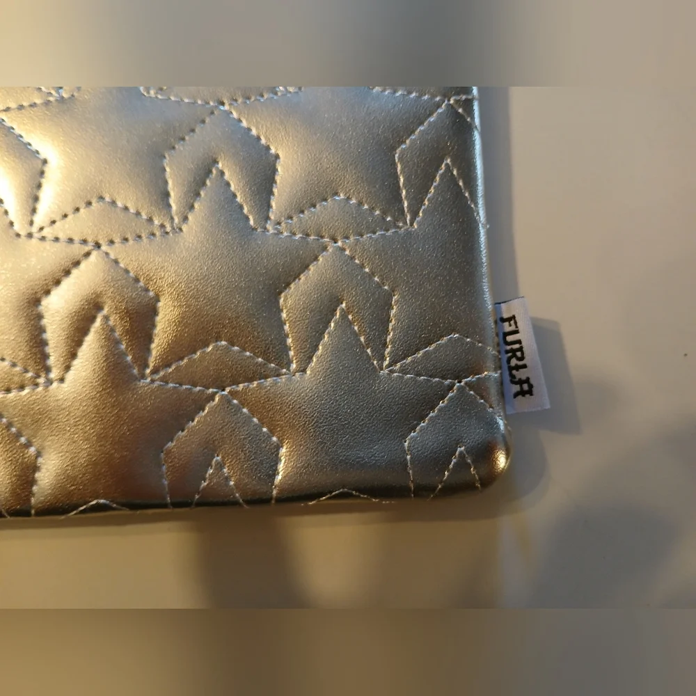 Furla reposhing this